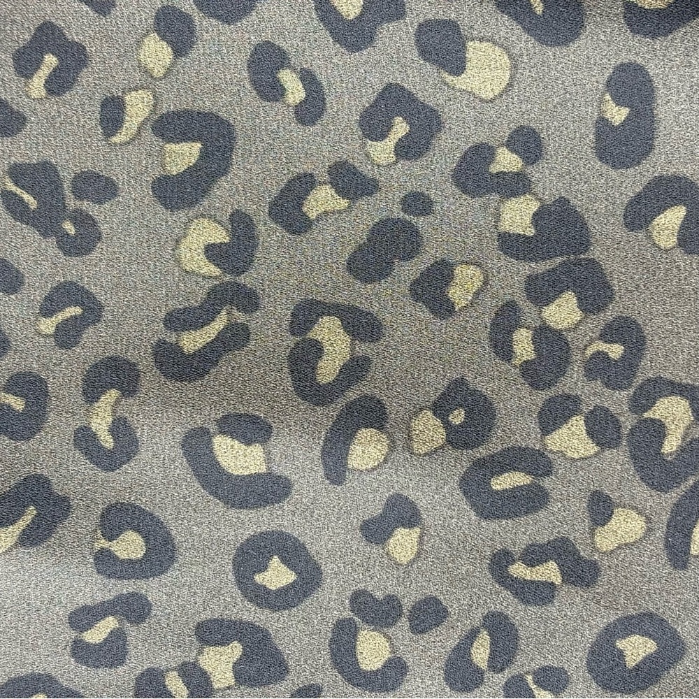 Chelsea & Theodore Leopard Print Blouse Long Sleeve Button Up Top Gray Size S - Picture 4 of 12
